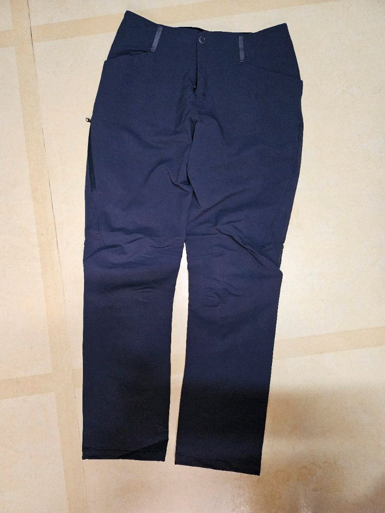 아크테릭스 크레스톤 SV와 AR 바지 이미지