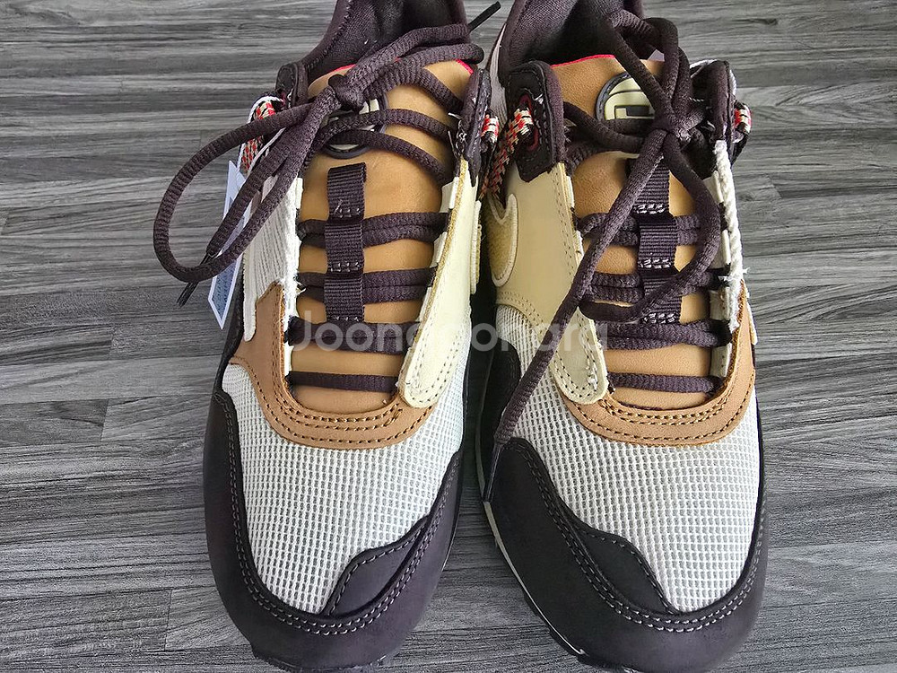 나이키 에어맥스x트래비스스캇 캑터스브라운255--2