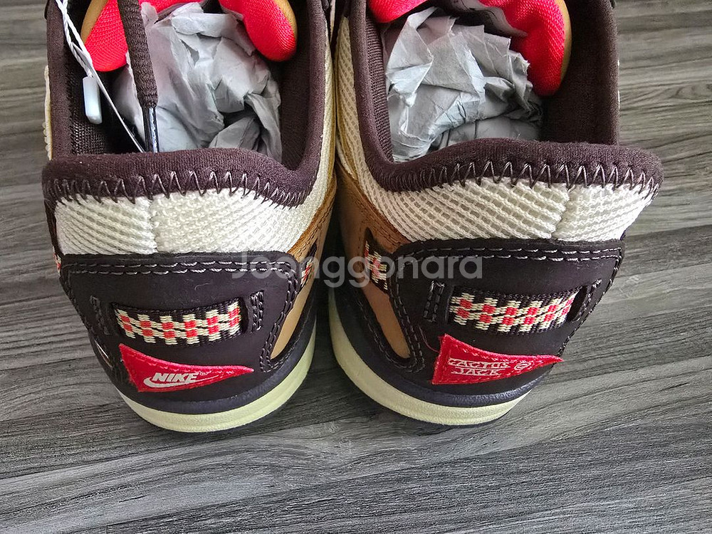 나이키 에어맥스x트래비스스캇 캑터스브라운255--3