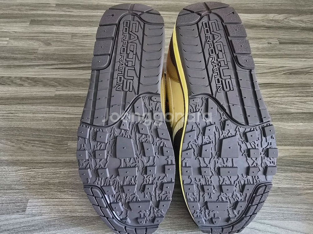 나이키 에어맥스x트래비스스캇 캑터스브라운255--6