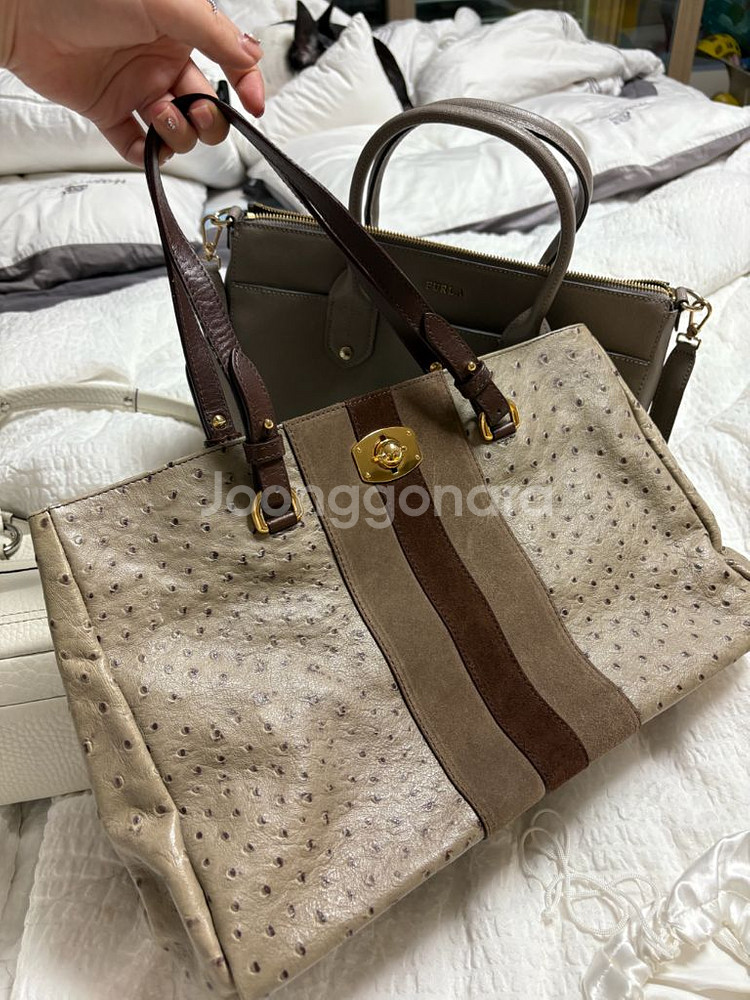FURLA 훌라 토트백 타조가죽--0