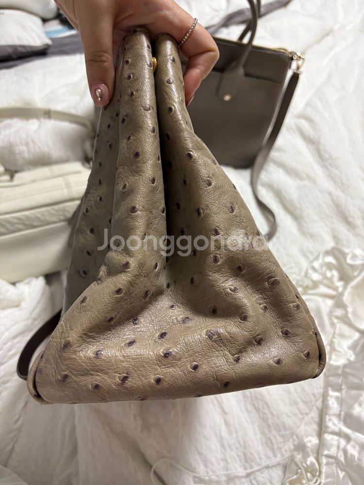 FURLA 훌라 토트백 타조가죽--1