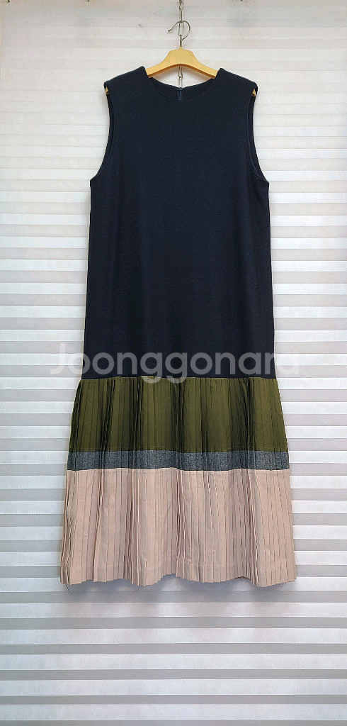 울100> 밑단 플리츠 민소매 롱원피스--0