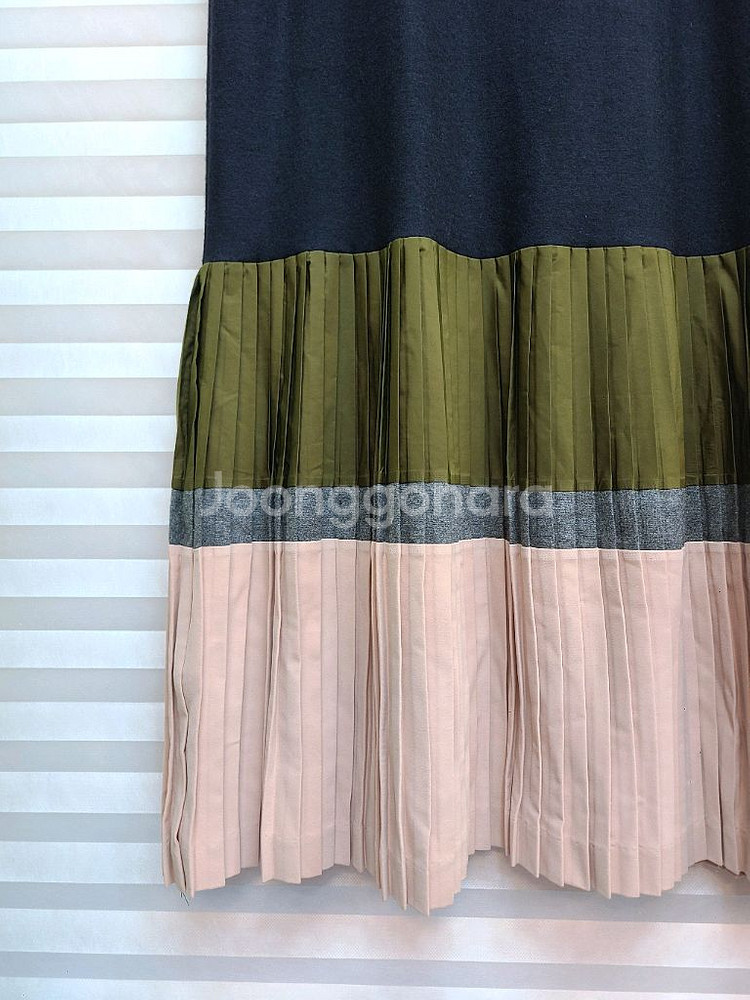 울100> 밑단 플리츠 민소매 롱원피스--5