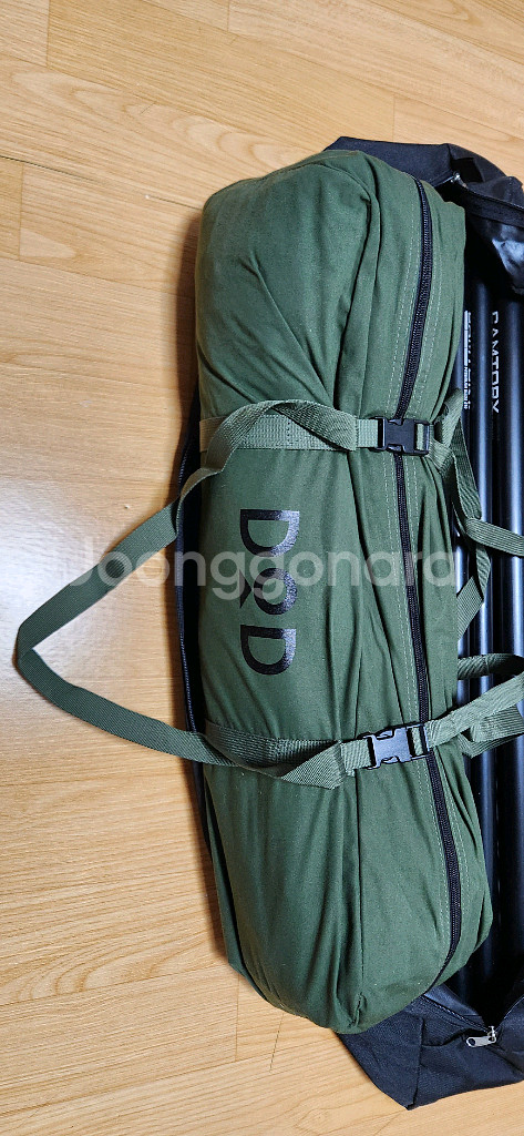 DOD 타프 + 폴대, 팩 등 일체--4