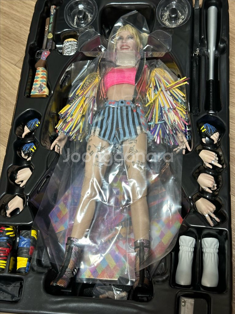 핫토이 할리퀸 코션테이프 자켓 버전 / 버즈오브프레이--2