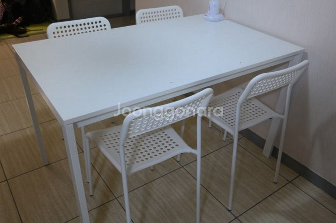 이케아 멜토르프 4인용 식탁테이블데스크&이케아아데의자4--5