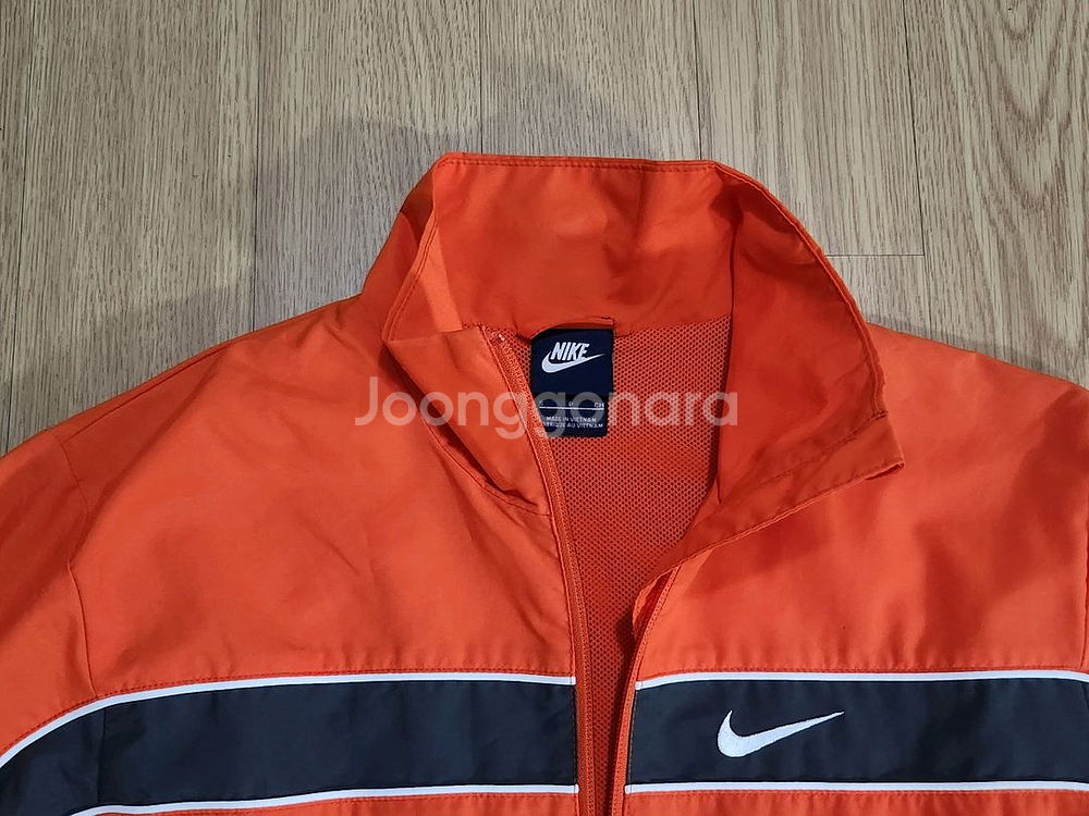 나이키레트로바람막이--1
