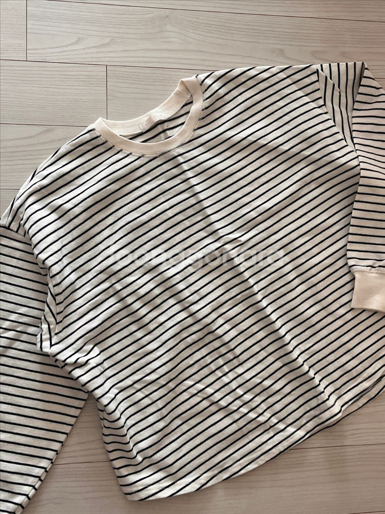 리코이 세미크롭 스트라이프 니트 맨투맨--1