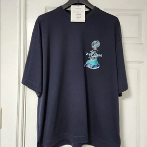 (52) 우영미 네이비 아일랜드 그래픽 반팔 티셔츠