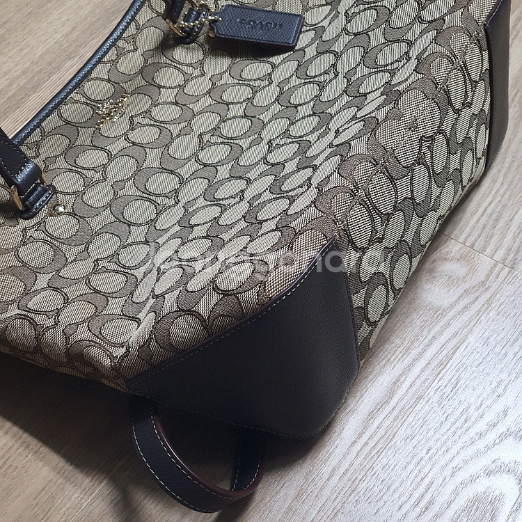 [미사용] 코치 가방 COACH 시그니처 지퍼탑 토트백--4