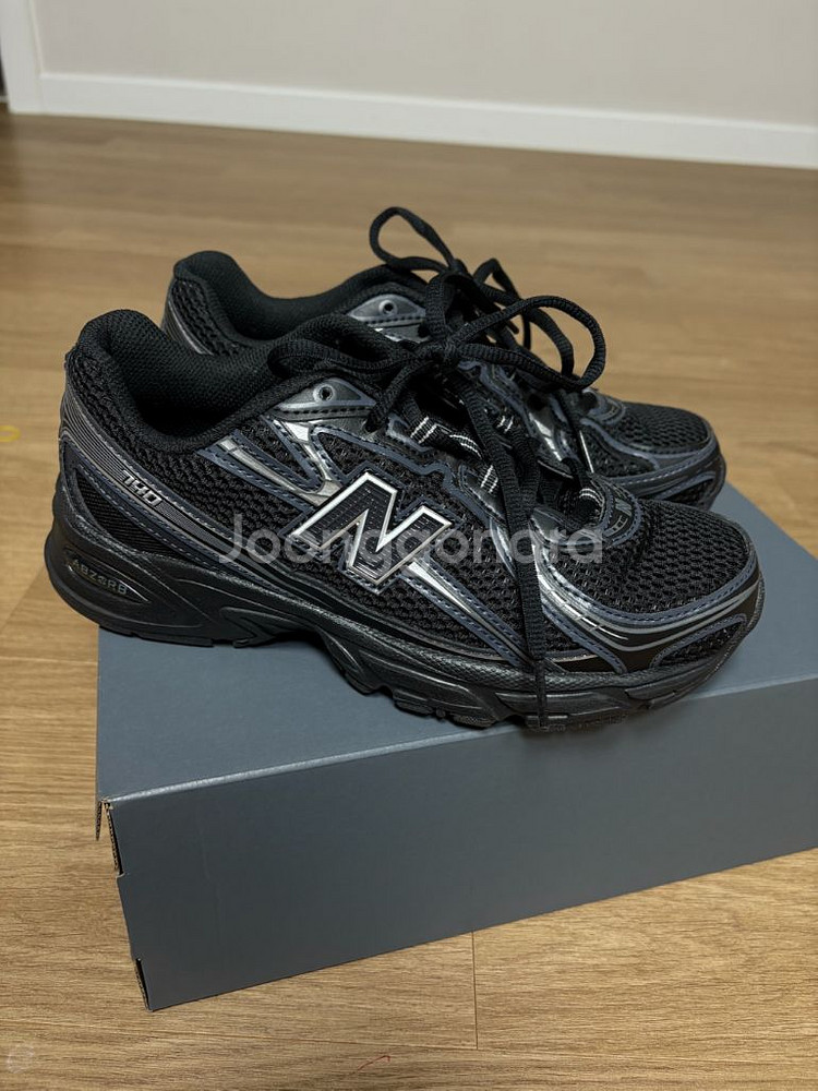 뉴발란스 740 블랙실버 230--1