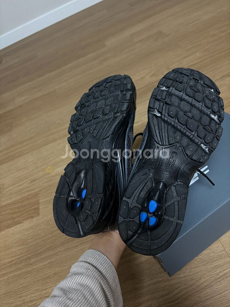 뉴발란스 740 블랙실버 230--3