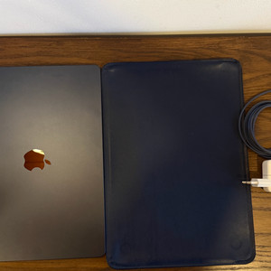 맥북에어 m2 15인치 8/256 97%배터리 80만