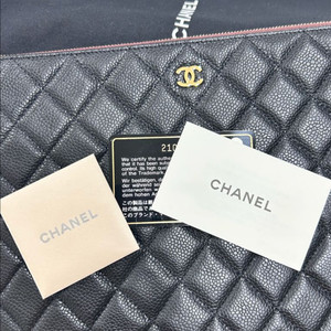 샤넬 미듐 클러치(블랙, 금장)