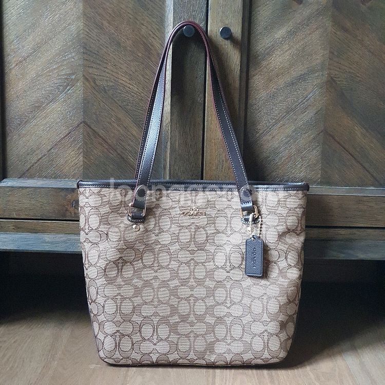 [미사용] 코치 가방 COACH 시그니처 지퍼탑 토트백--0