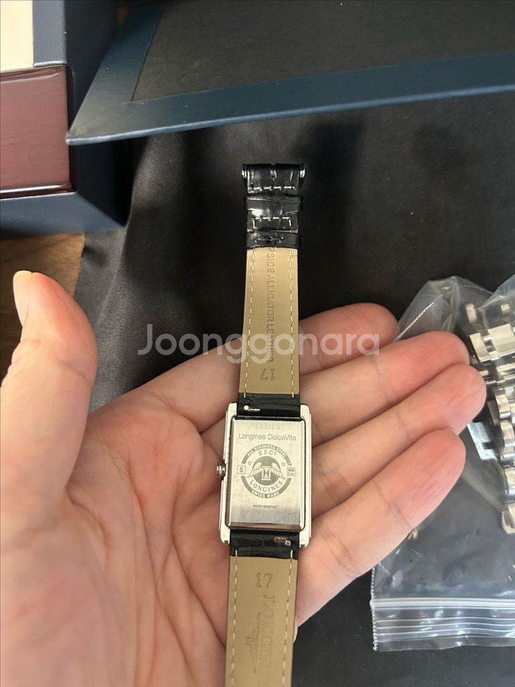 론진 돌체비타 쿼츠 시계 팝니다--3