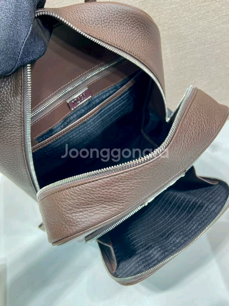 루이비통 가죽 백팩--2