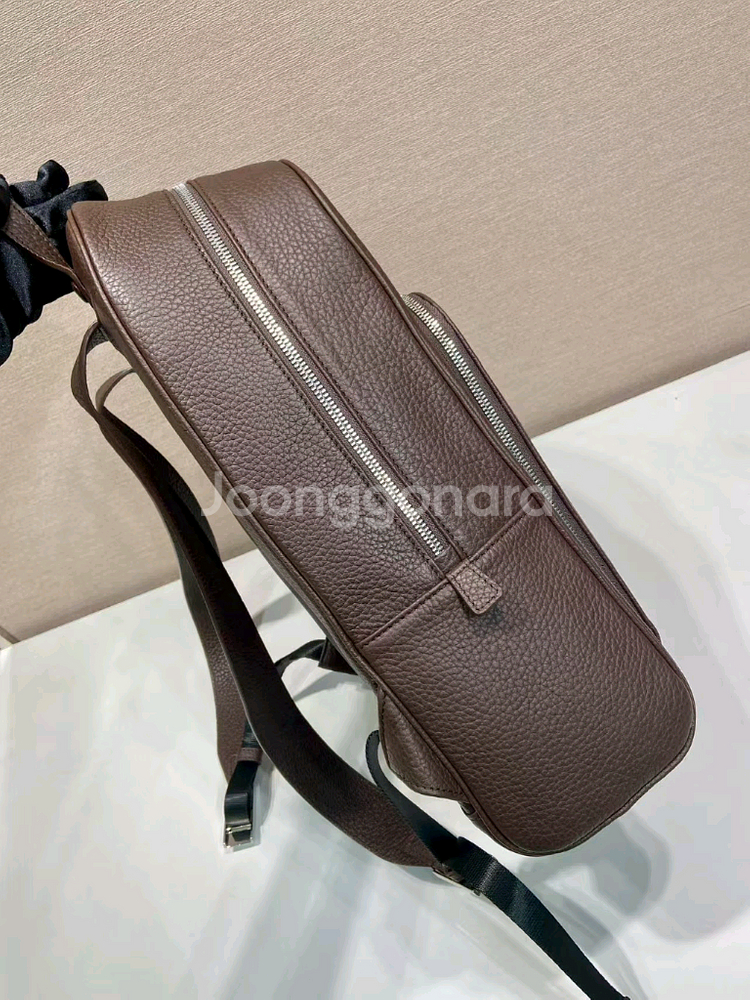 루이비통 가죽 백팩--8