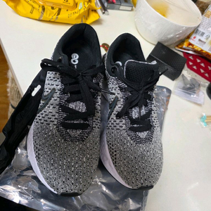 나이키 인피니티런 남270