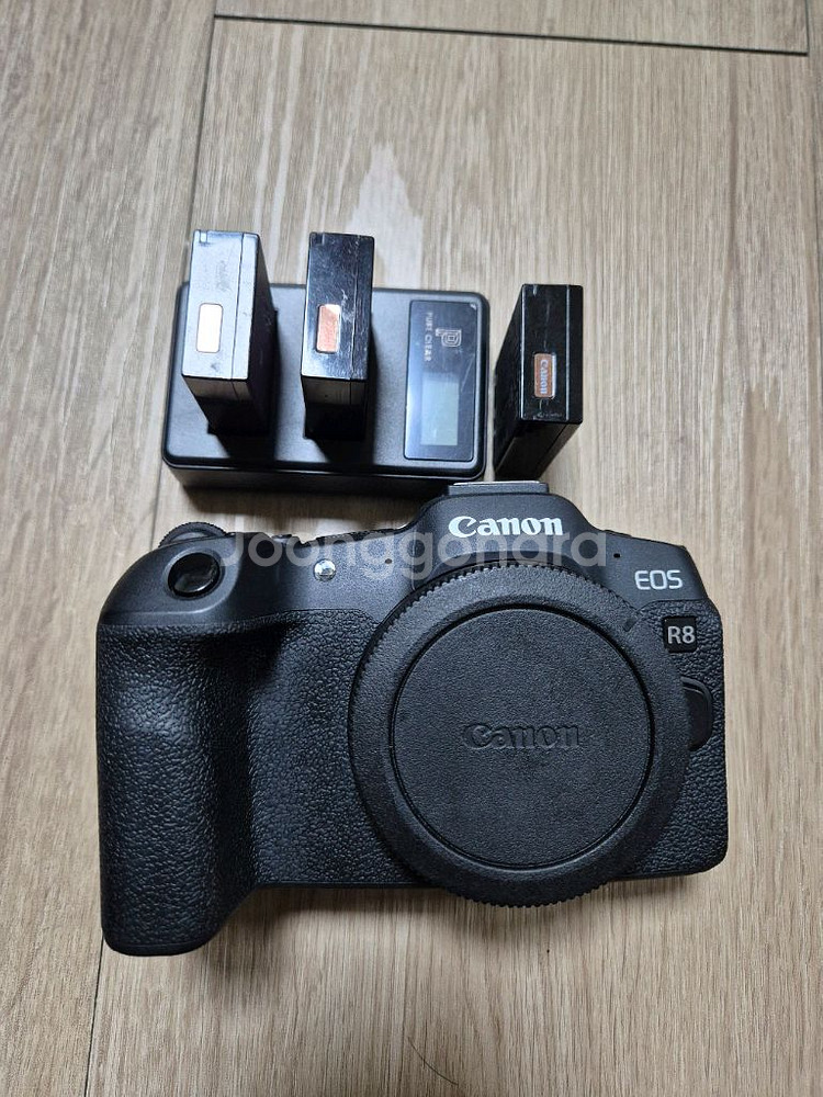 1500장 이하 캐논 eos R8 카메라 베터리3개 박스포함--0
