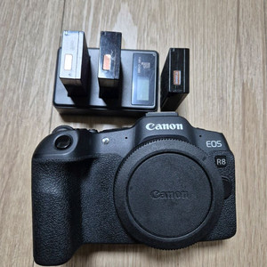 1500장 이하 캐논 eos R8 카메라 베터리3개 박스포함
