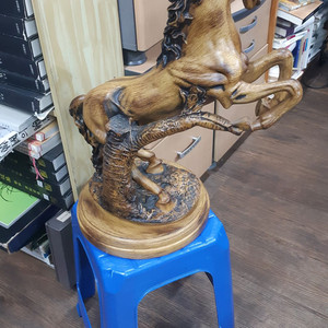 말 조각상