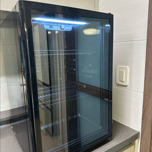 포쿨 쇼케이스 냉장고 팔아요 (음료수 소주 냉장고)