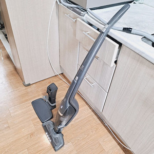 일렉트로룩스 무선청소기 배터리빵빵 차콜그레이 스틱+핸디