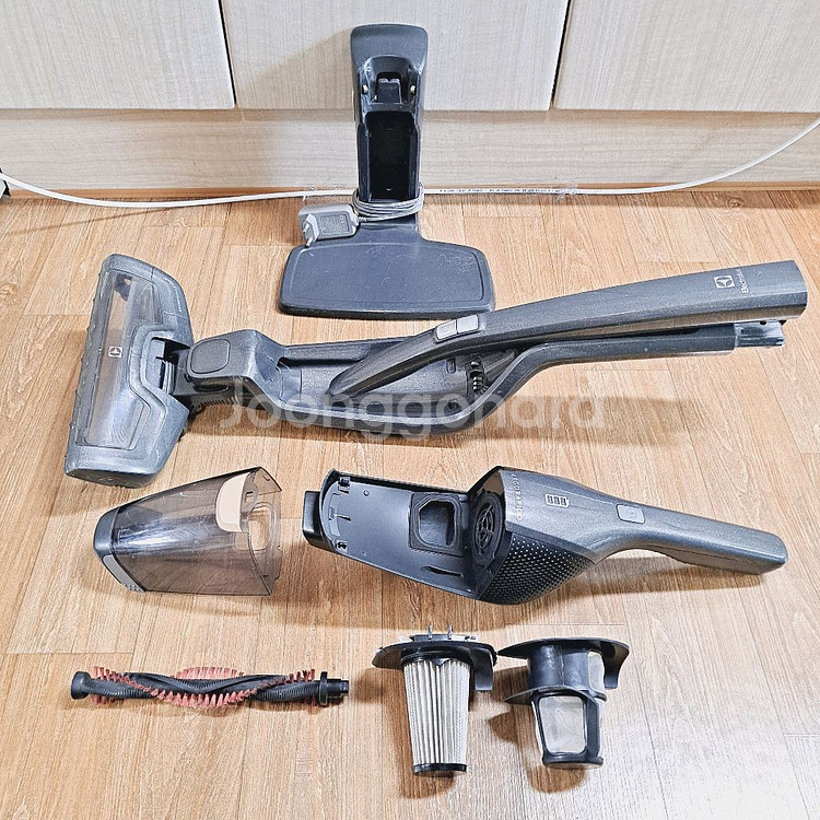 일렉트로룩스 무선청소기 배터리빵빵 차콜그레이 스틱+핸디--9