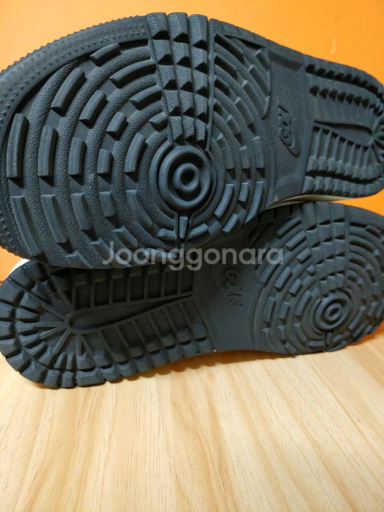 나이키 에어조던1하이 골프 범고래(US9표기270)--7