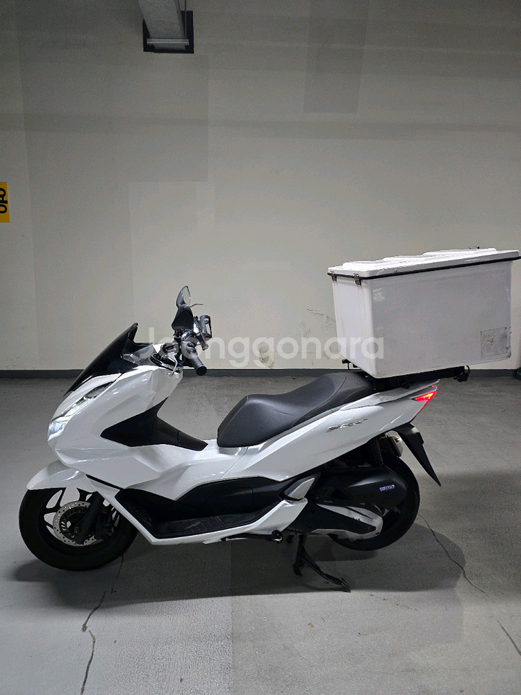 혼다 pcx125 화이트 22년식 배달셋팅--0