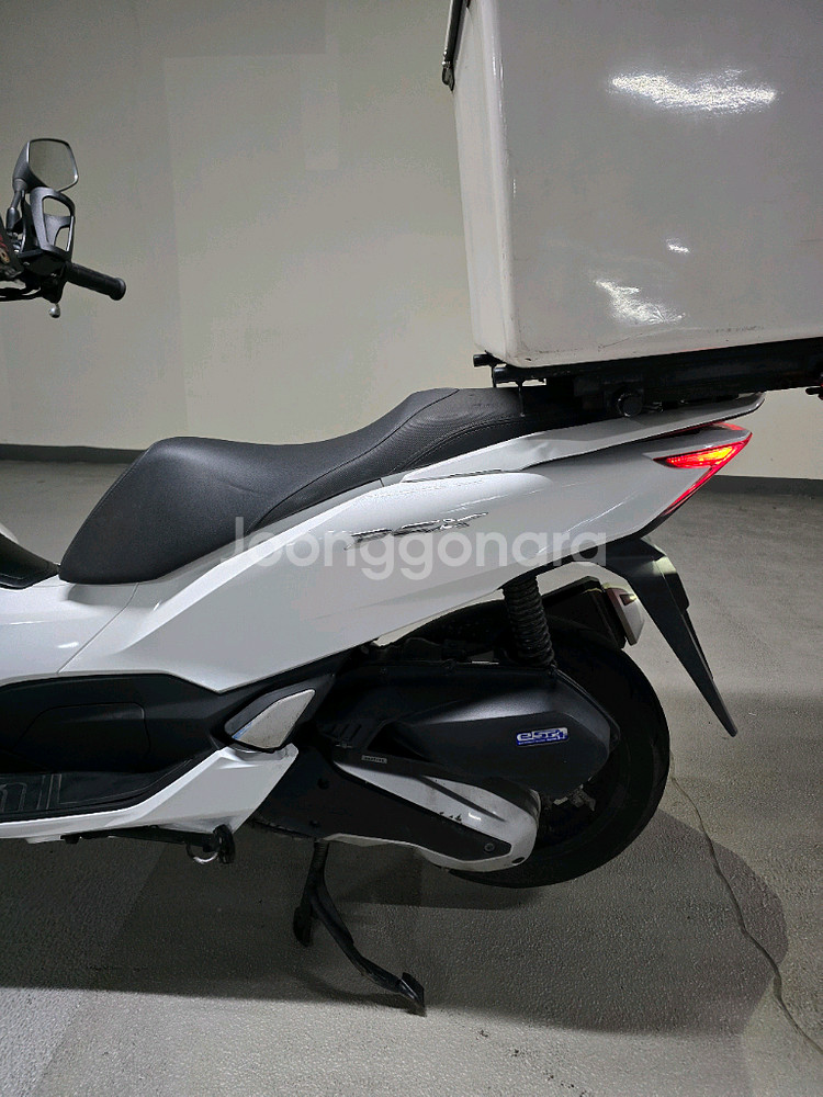혼다 pcx125 화이트 22년식 배달셋팅--4