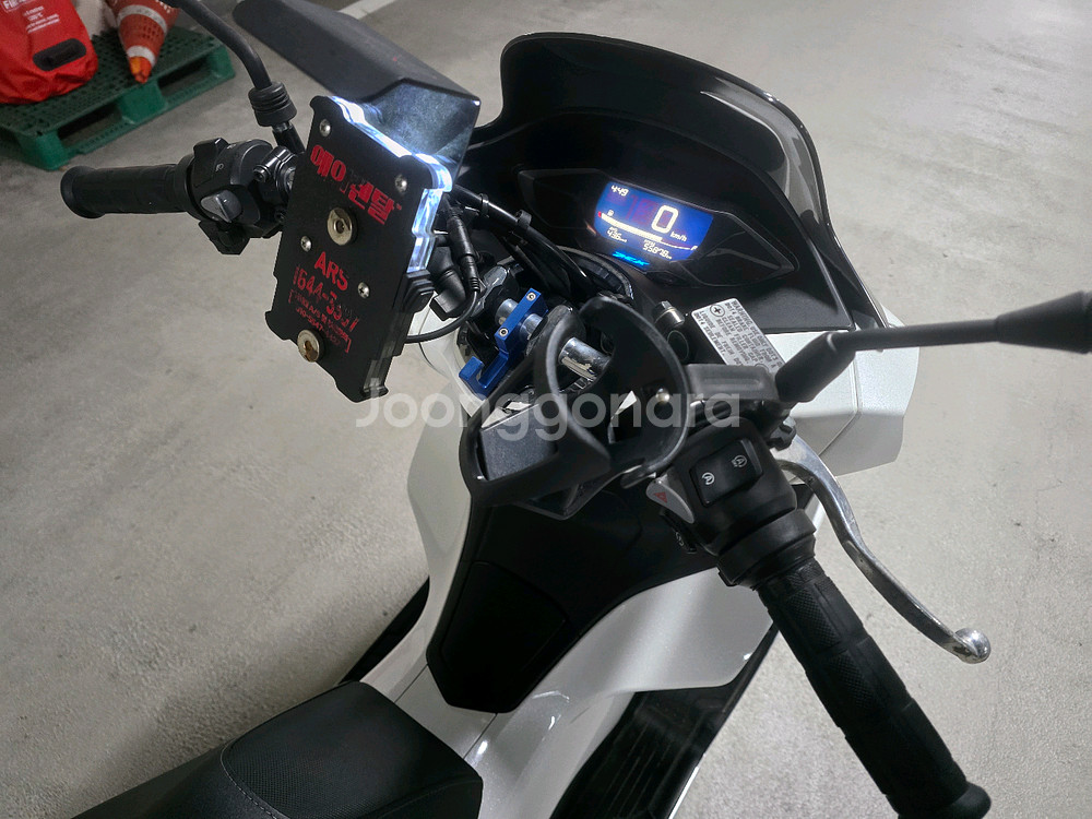 혼다 pcx125 화이트 22년식 배달셋팅--8