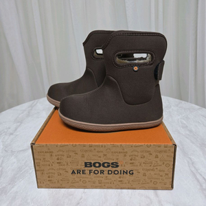 정품 보그스 아동 부츠 솔리드 초코200 팝니다.