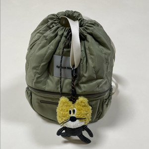 아프리콧스튜디오 백팩 캐스터네츠백 카키 +키링