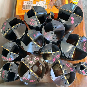 딥홀절삭 공구만 판매 금액 1억5천만원입니다.