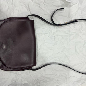 빈폴 가죽 크로스백 버건디