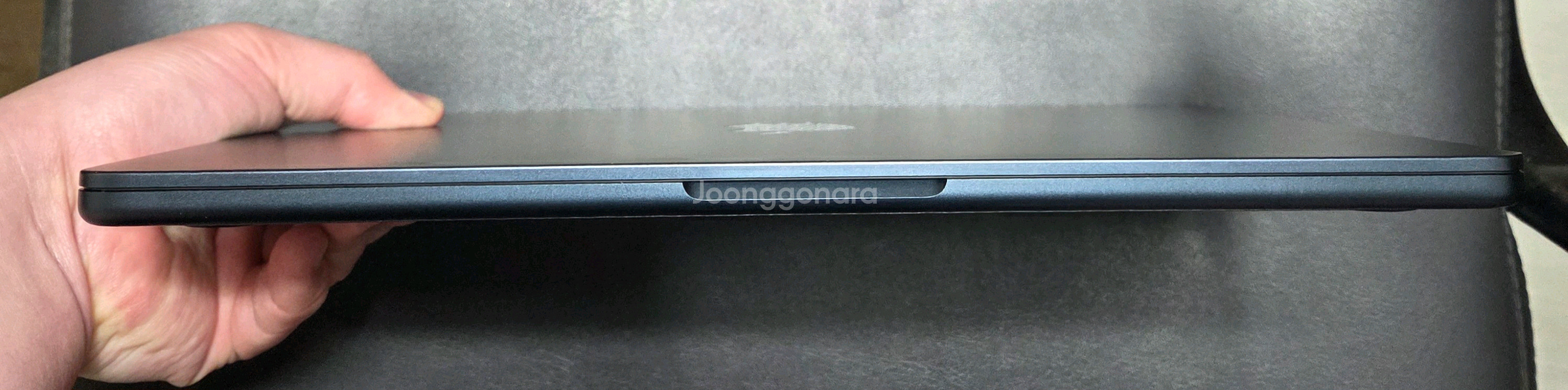 s급 맥북에어 m4 13인치 16/256 미드나이트 팜--8