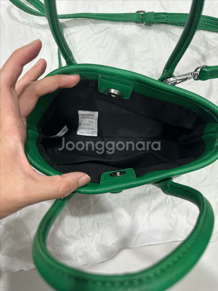 미니 가죽 토트백 겸 숄더백 (그린/화이트 둘다 새상품--1