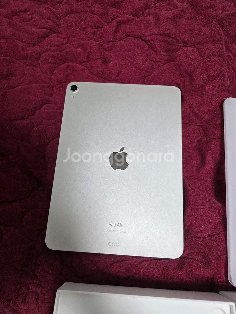 아이패드 에어5세대 64기가 스타라이트 와이파이 팝니다.--2
