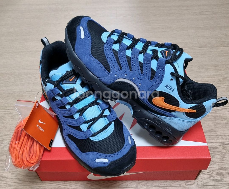 나이키 에어 테라 휴마라SP 275사이즈 새제품 13만--1