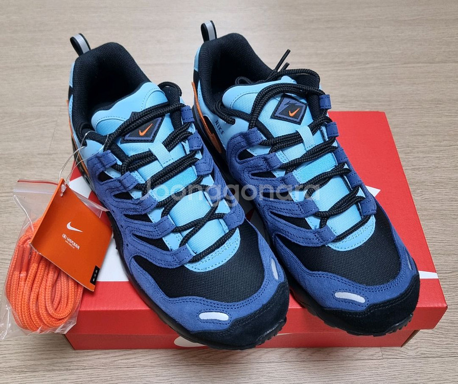 나이키 에어 테라 휴마라SP 275사이즈 새제품 13만--2