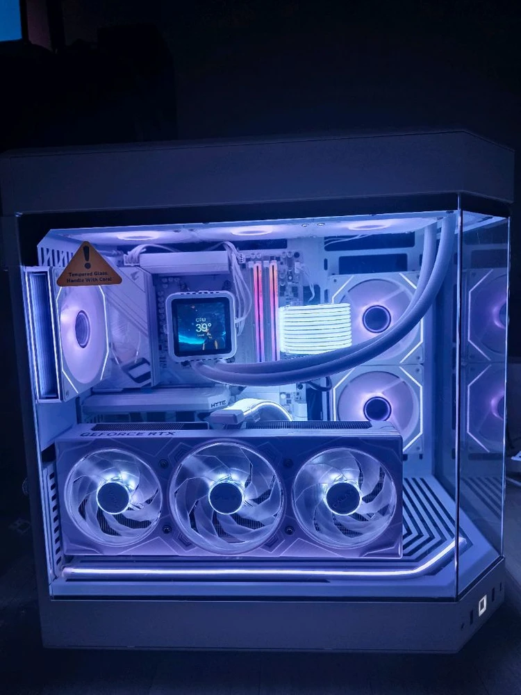 라이젠7 9800X3D RTX5080 어항본체신품 이미지
