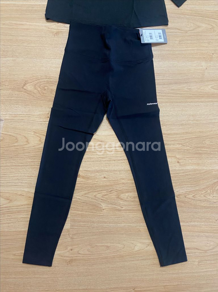 뮬라웨어 매장정품 기모 레깅스 폴라 티셔츠 M 새제품--4