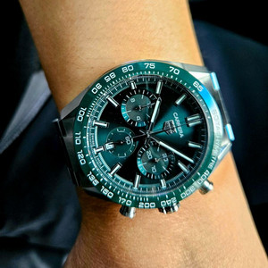 태그호이어 까레라 크로노그래프 녹판 팝니다(th20)