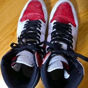 조던1 하이 헤리티지 285