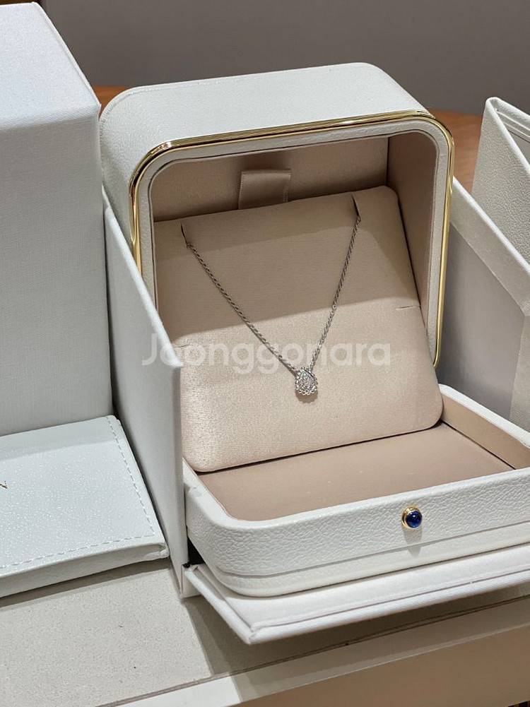 부쉐론 쎄뻥 보헴 xs 화이트골드 목걸이--4