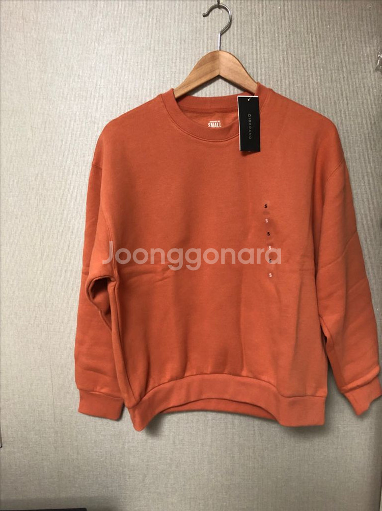 (새상품)지오다노 기모맨투맨--8