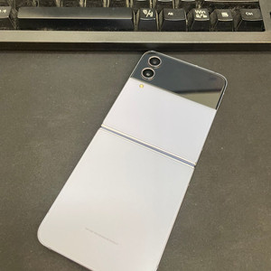 갤럭시Z플립4 블루 256GB 무잔상 가성비좋은 중고20만9천팝니다